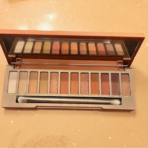 Urban Decay Naked Heat Eyeshadow Palette - Rich Browns and Golds